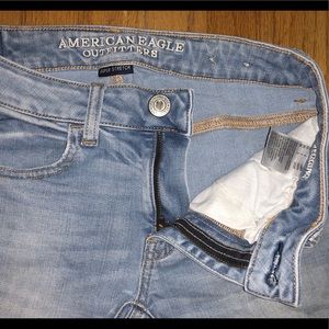 Light wash american eagle skinny jeans/jeggings